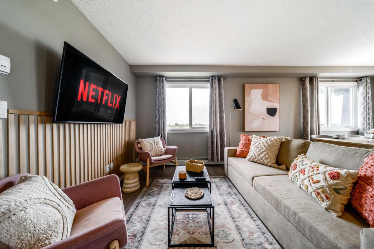 Peaceful Oasis Condo, Ac, Top Floor, Secure Ug Parking, Balcony, King Bed! Edmonton Exterior photo